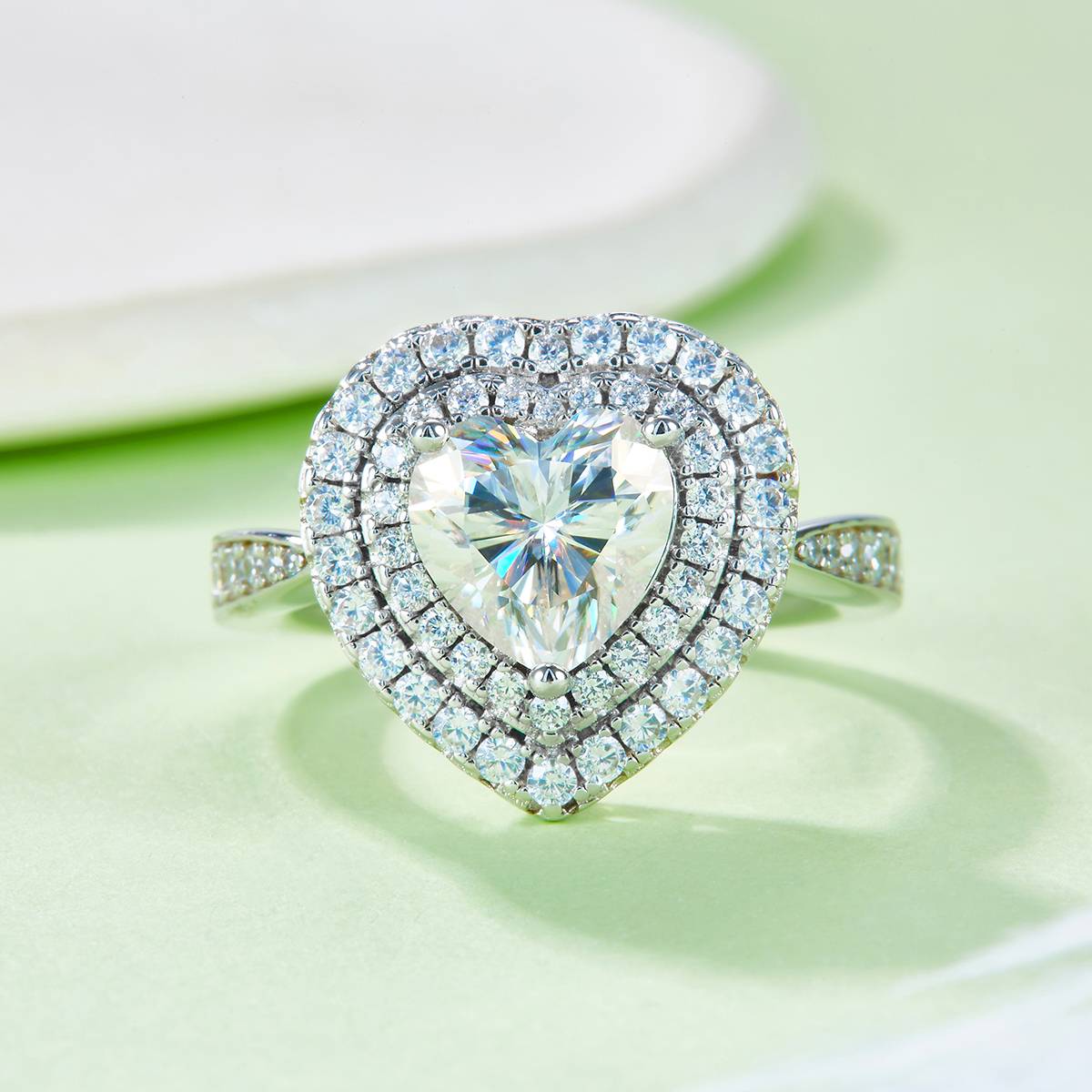 Exquisite heart-shaped S925 silver plated white gold moissanite diamond women's ring 2.0 carats D-grade
